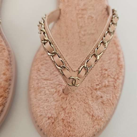 CHANEL Thong Flip Flops  Sandals Pink Lambskin Chain CC Authentic EU 40/ US 10 - Picture 12 of 15